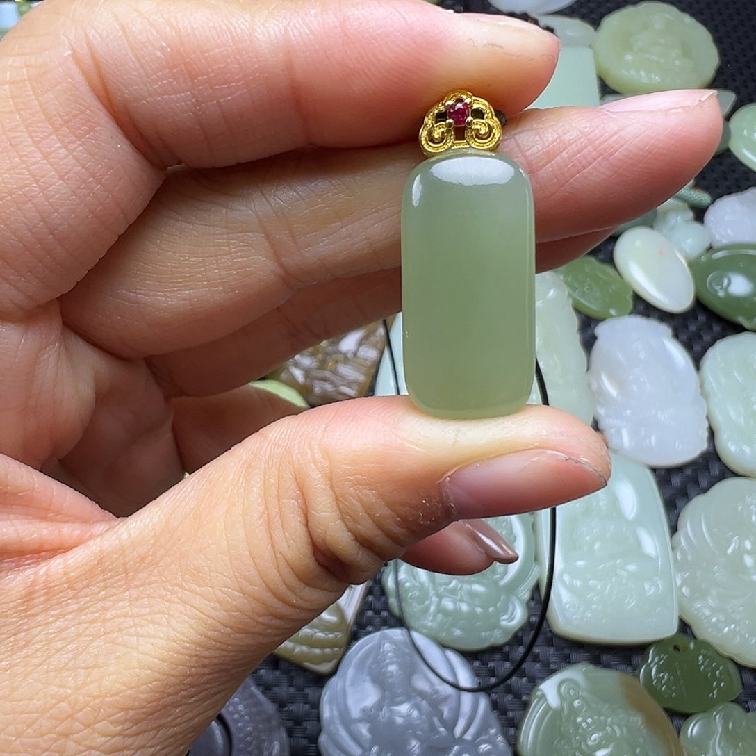 和田玉未镶嵌颈饰