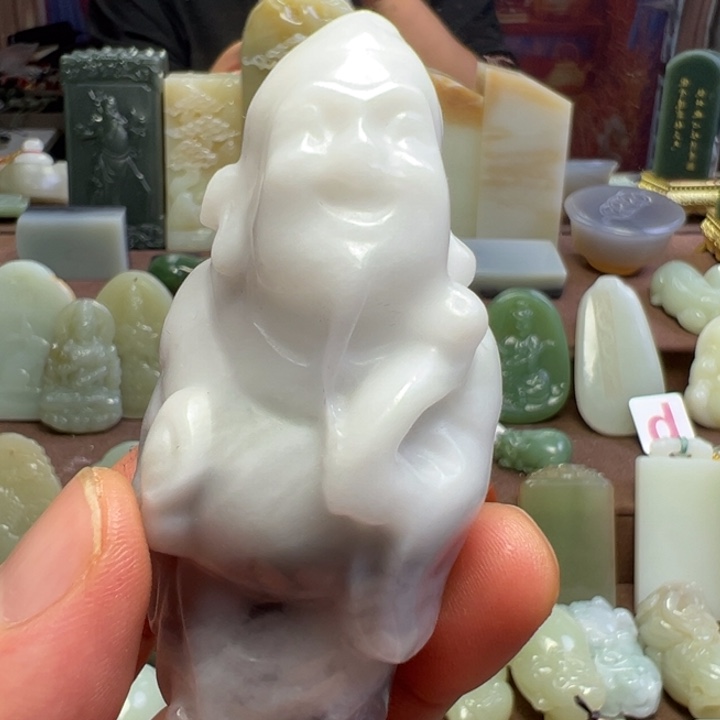和田玉未镶嵌颈饰财神
