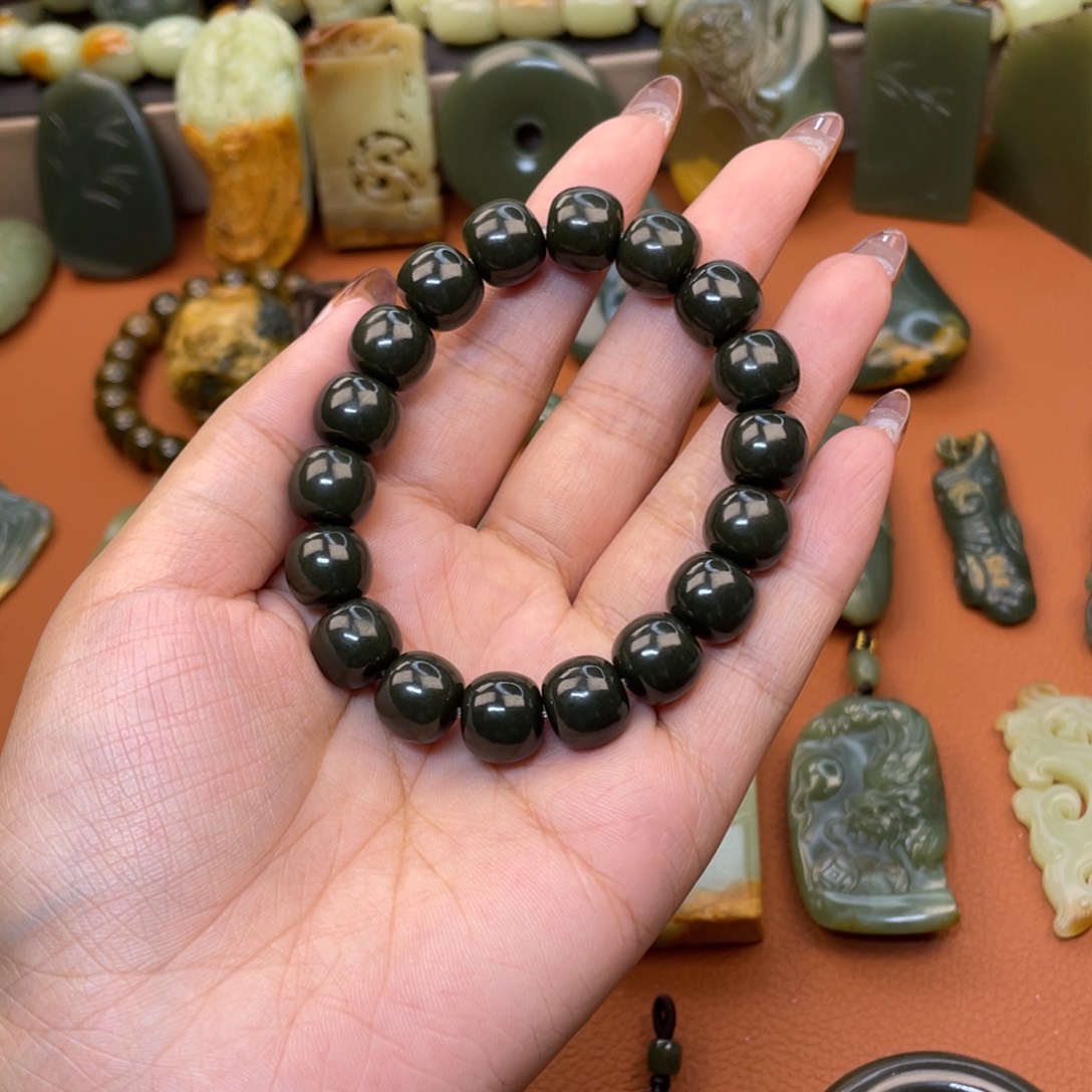 笑***往岫岩老玉（透闪石质玉）未镶嵌手链