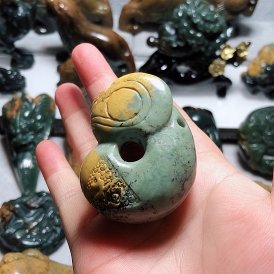 岫岩河磨玉（透闪石质玉）把件未镶嵌