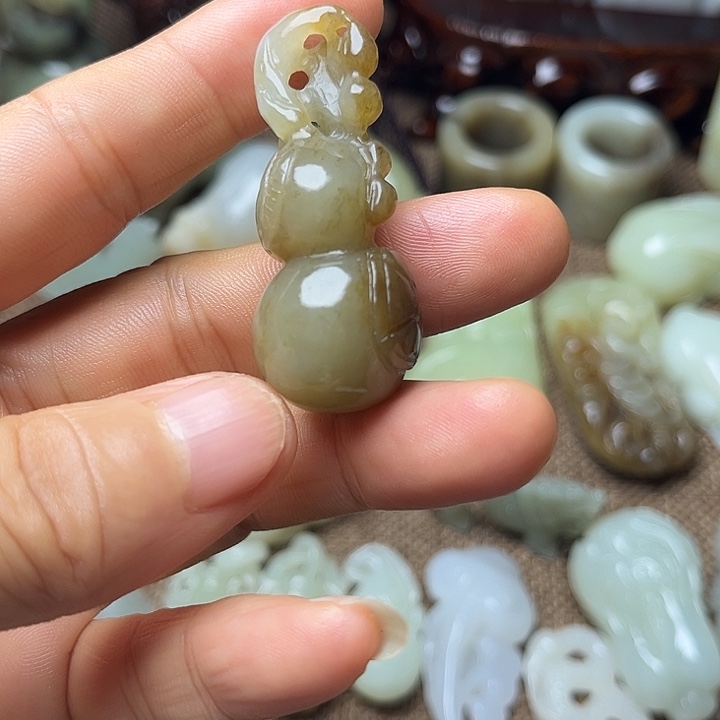 和田玉（黄玉）未镶嵌颈饰