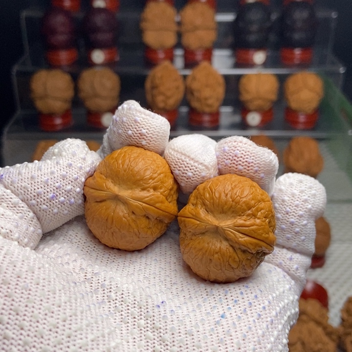 万***成文玩核桃把件粗筋钢蛋5