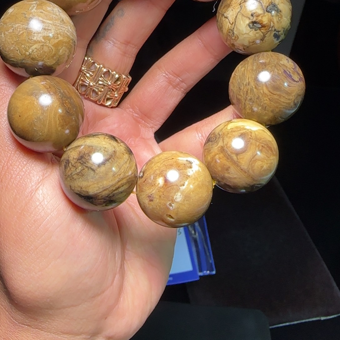 琥珀未镶嵌裸石琥珀