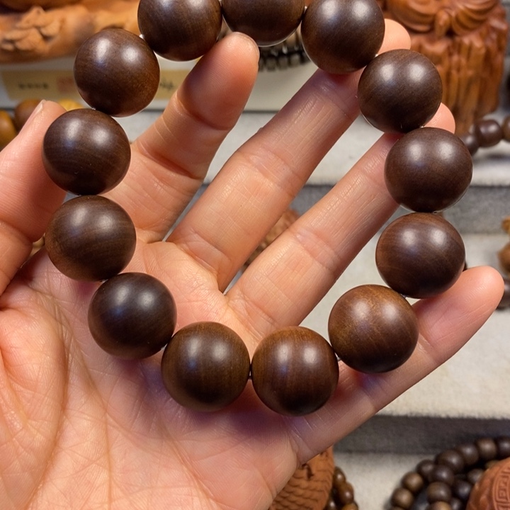 檀香木手串/手链老山檀奶香味1.8红黑沉水