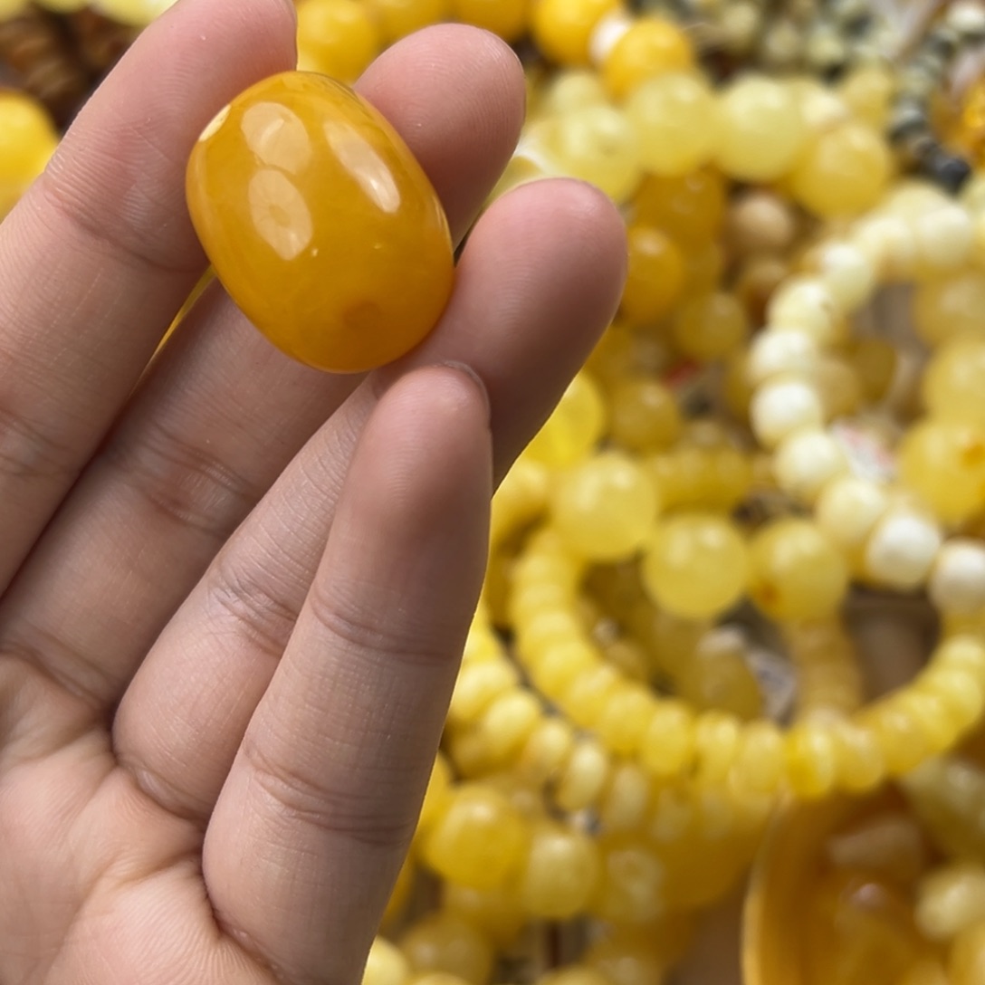 琥珀珠宝奇石未镶嵌