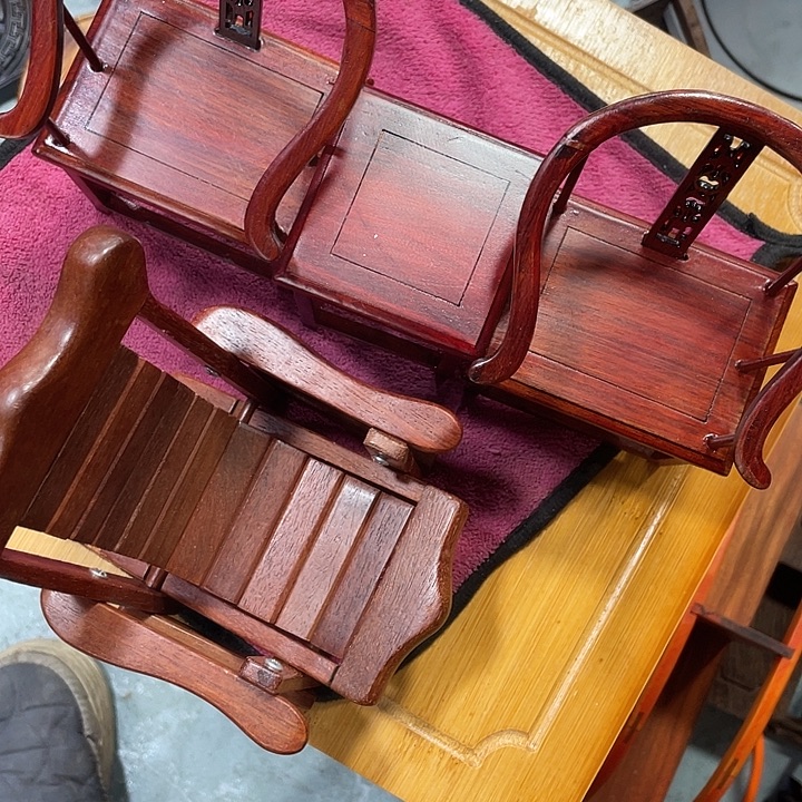 王***魁香榧木红木的底座工艺品