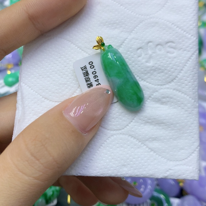 颈饰18K金镶嵌翡翠