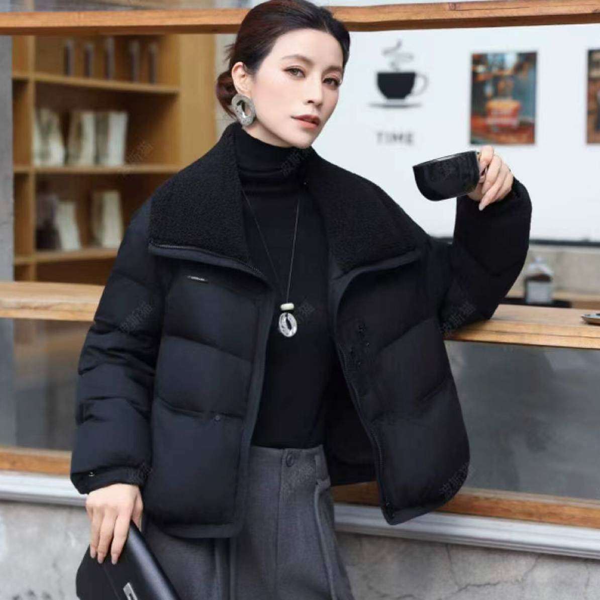 【女王】新款时尚休闲百搭高品质短款羽绒服