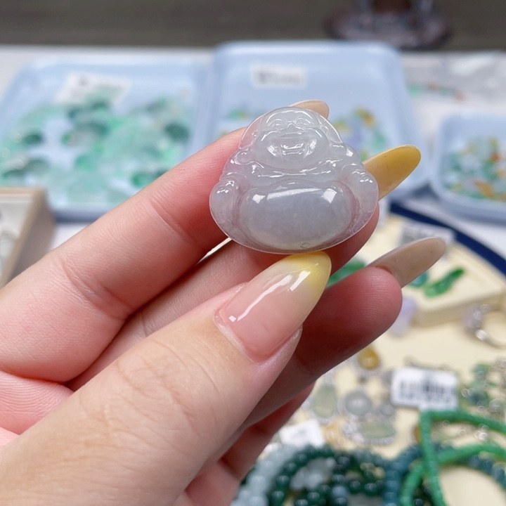 翡翠未镶嵌颈饰佛公