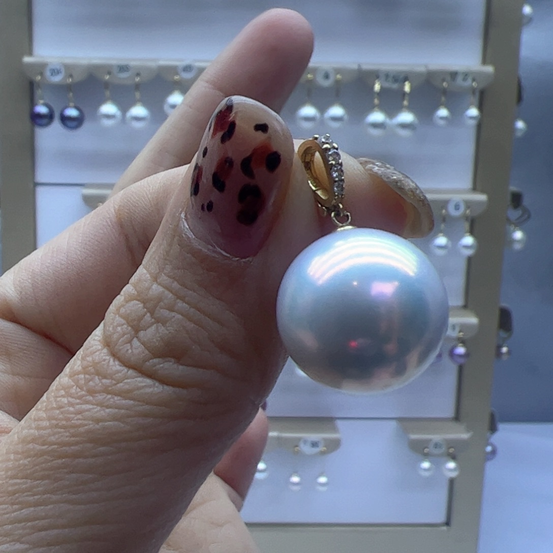 淡水珍珠吊坠(赠链)18K金镶嵌