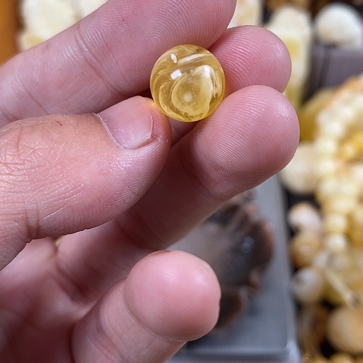 琥珀裸石未镶嵌我