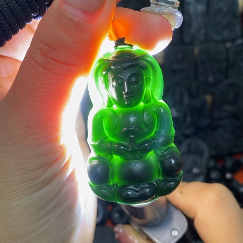 【闪购商品】未镶嵌蛇纹石玉颈饰