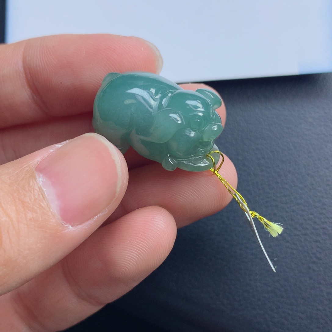 翡翠颈饰未镶嵌猪猪