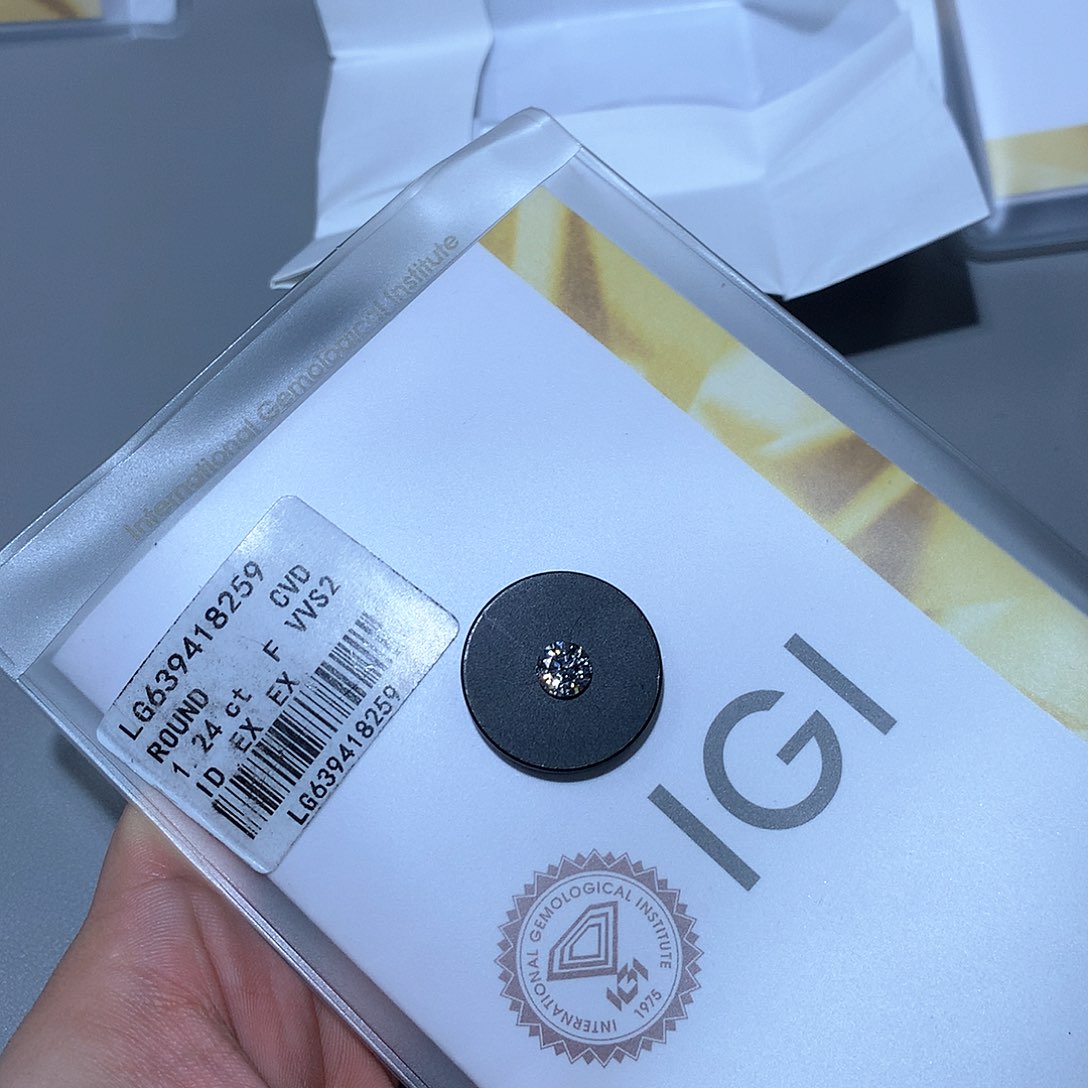 实验室培育钻石裸石未镶嵌1.24 F VVS2