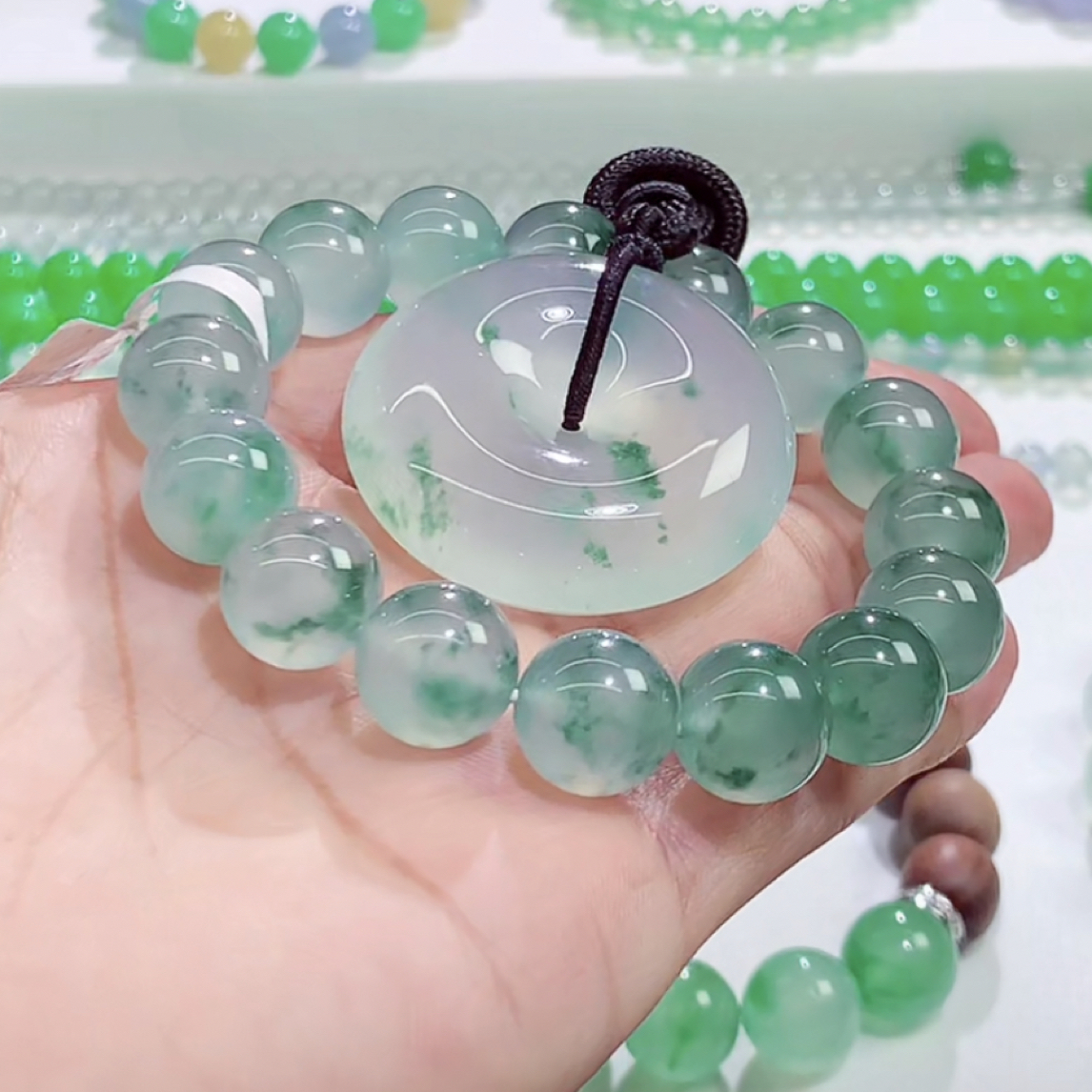 定金1万现场品鉴，全款98万，缅甸翡翠A货玻璃种手链手串平安扣