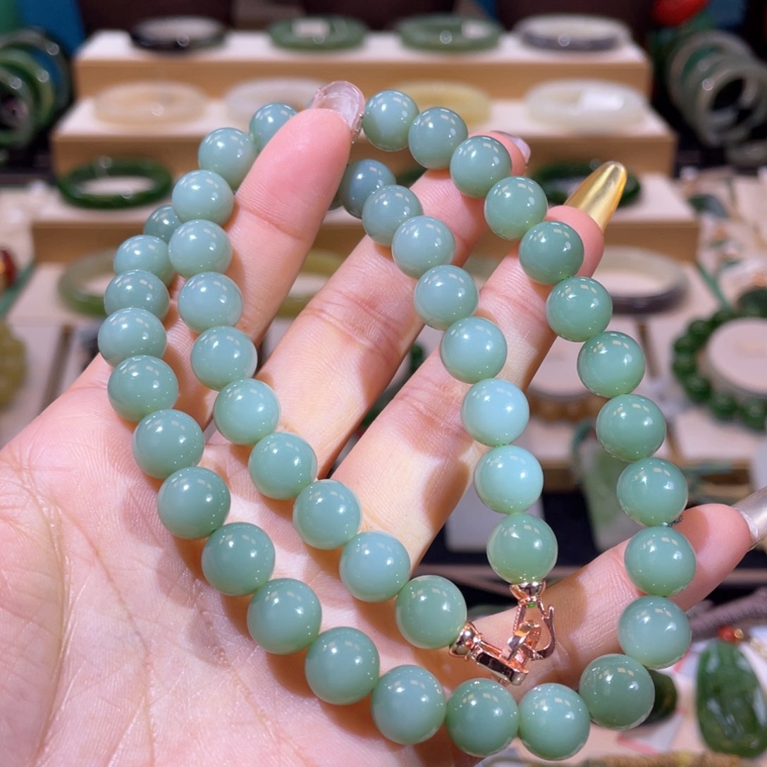 和田玉收藏级粉青女神链未镶嵌