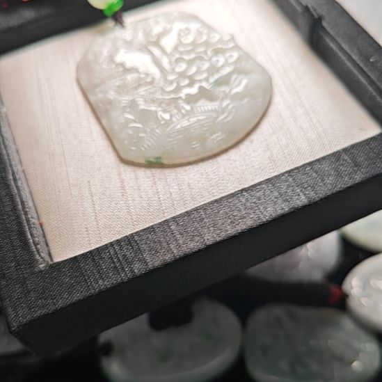 翡翠未镶嵌颈饰天然翡翠吊坠