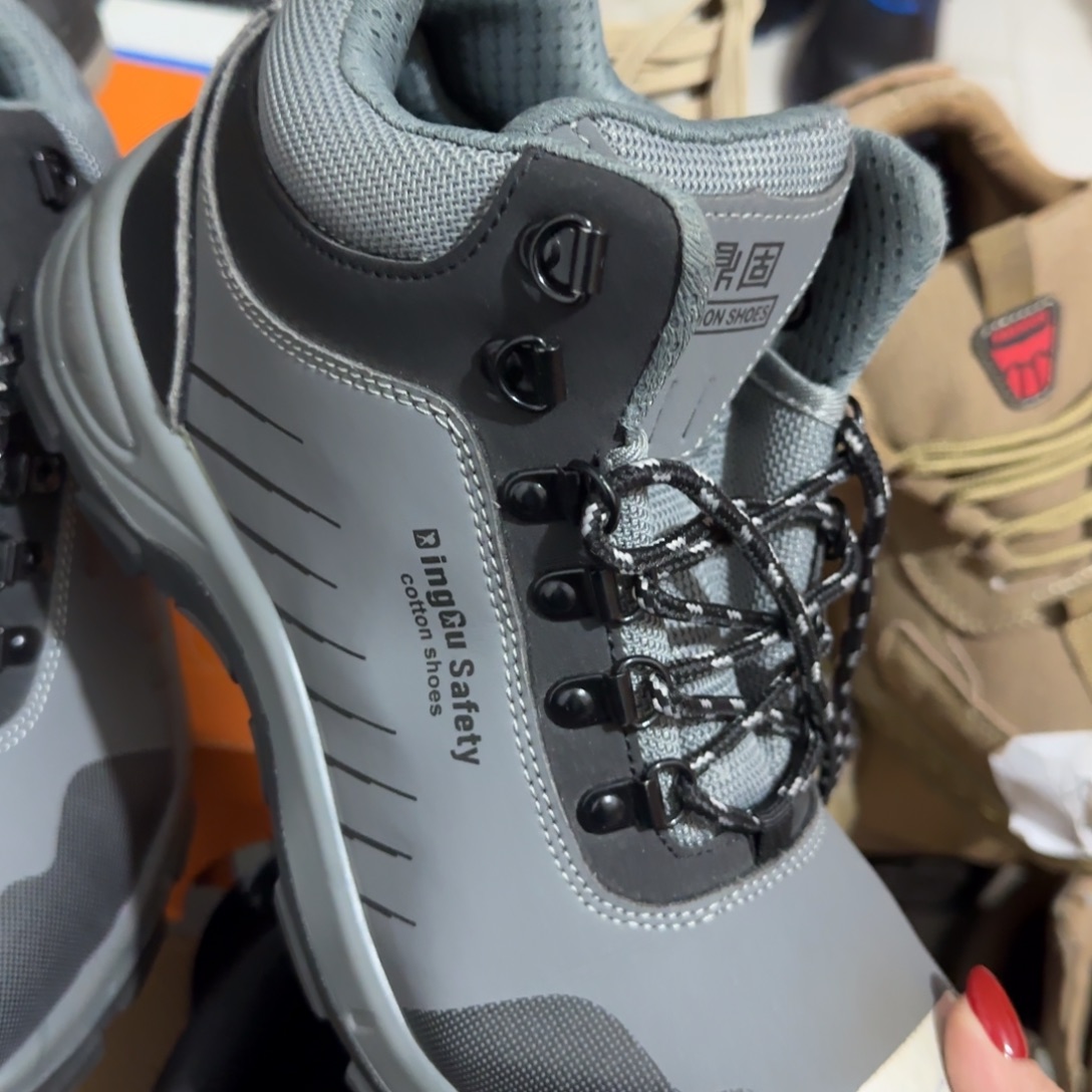 42码灰皮中高帮某固实心底