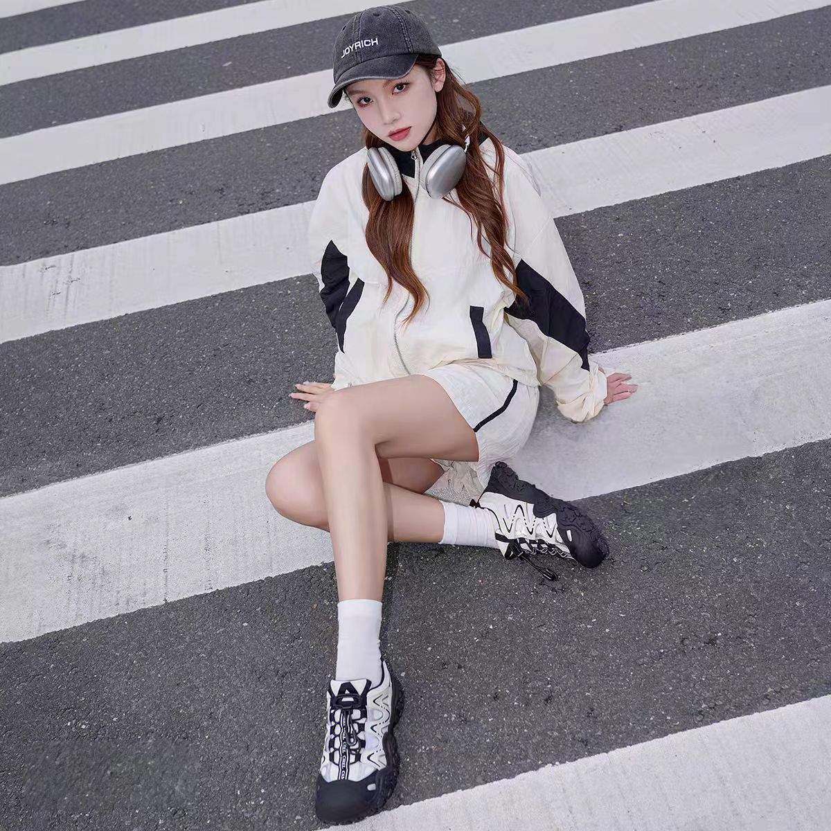 白鹿同款丑萌登山鞋女2025春季新款透气时尚百搭防滑休闲运动潮鞋