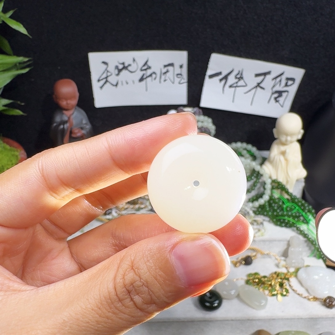 花***佛和田玉未镶嵌颈饰