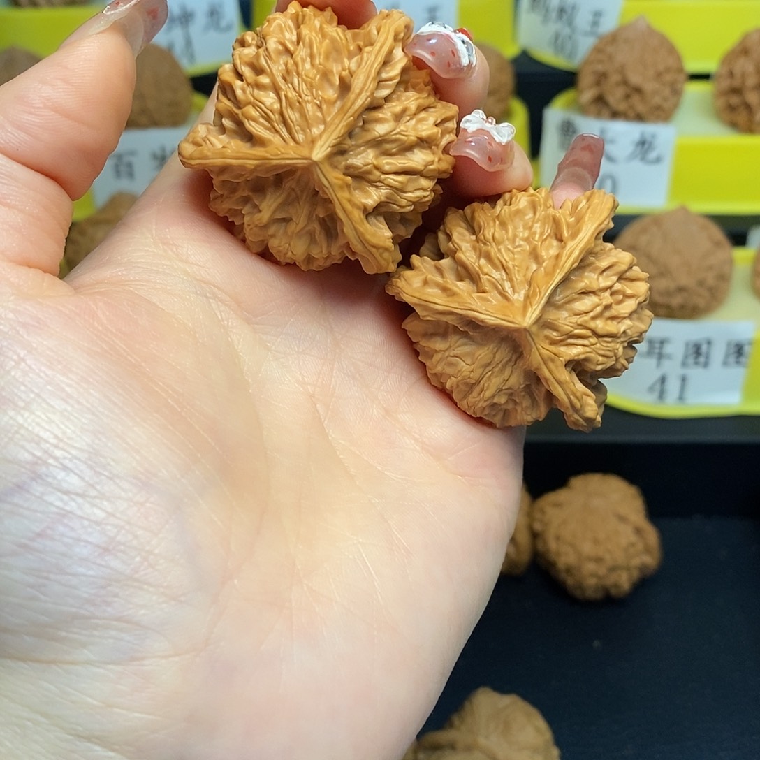 文玩核桃吊坠方****）三愣