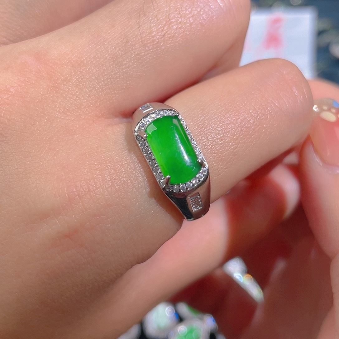 未镶嵌戒指翡翠戒指