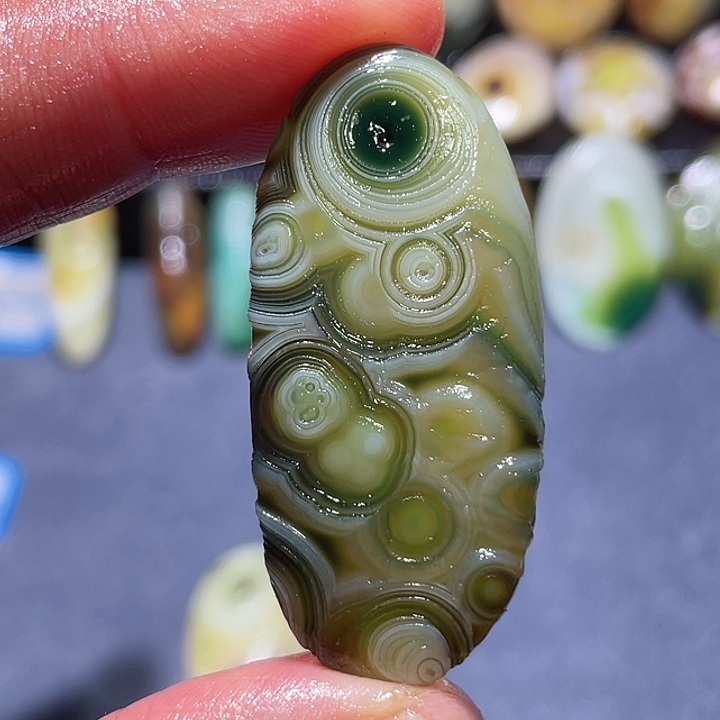 玛瑙/玉髓未镶嵌珠宝奇石