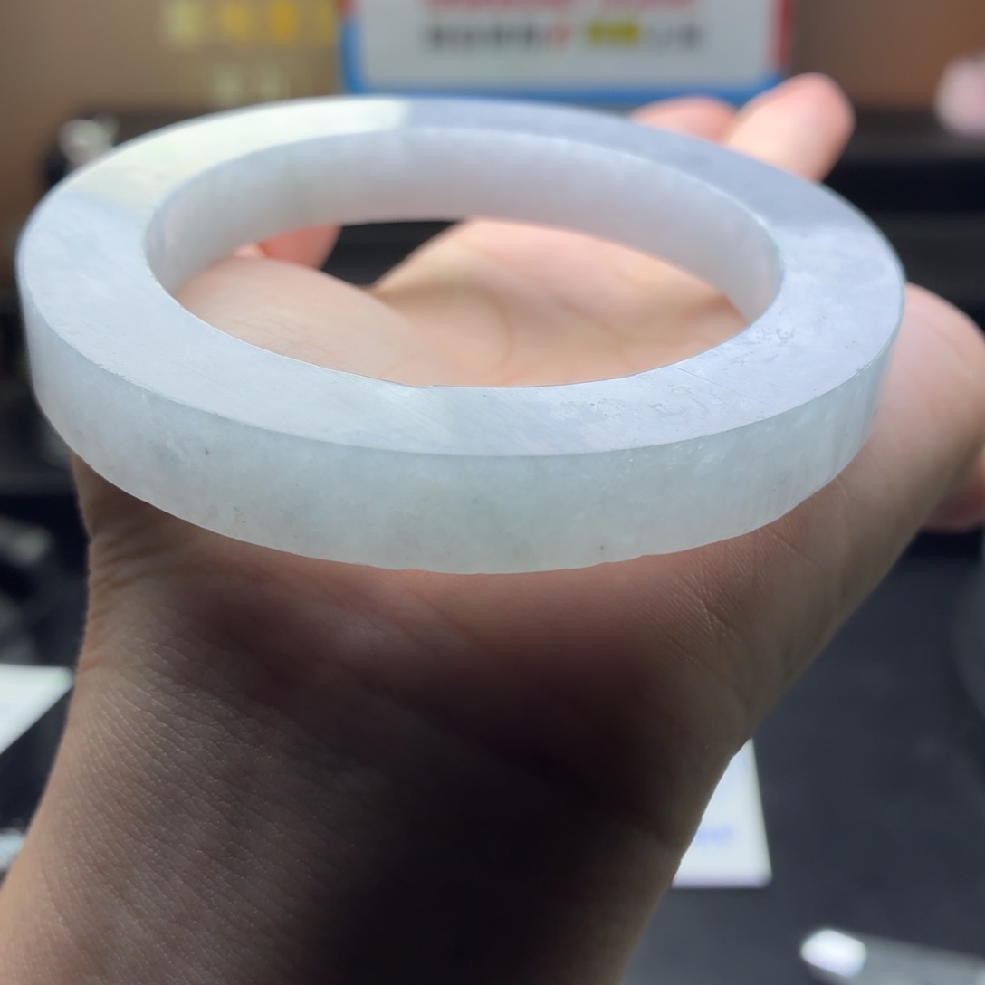 定制翡翠未镶嵌翡翠手镯