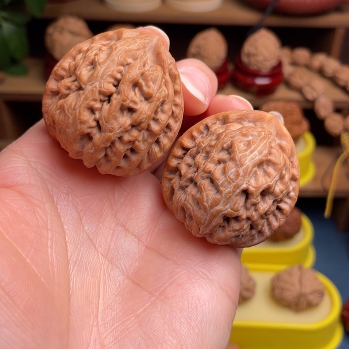 文玩核桃把件红锦鲤43