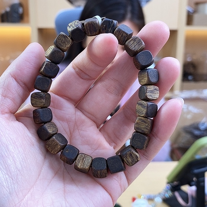 沉香沉香碎屑棋楠莺歌绿方珠单圈0.8/7克多样性发一