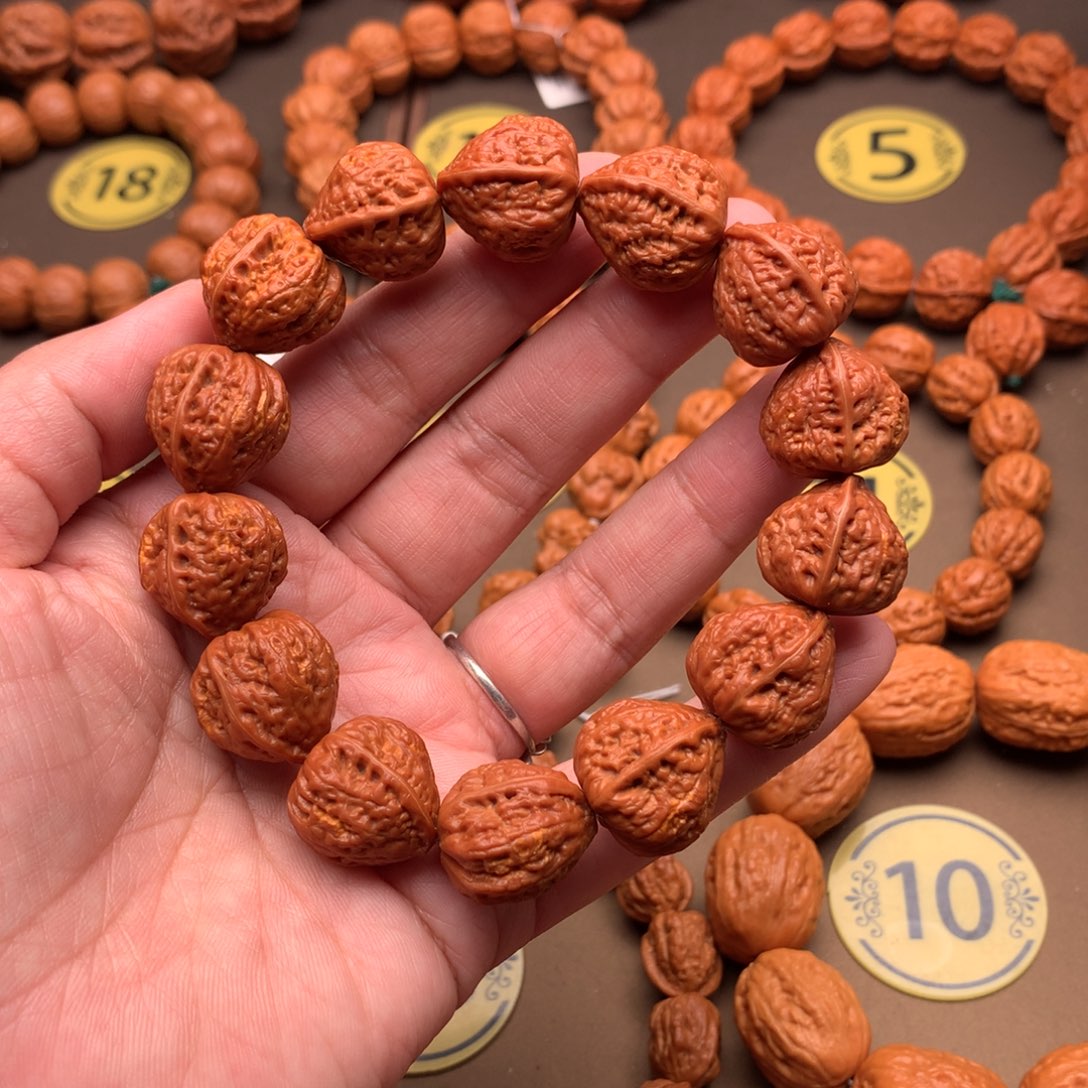 文玩核桃手串17尺寸有黄