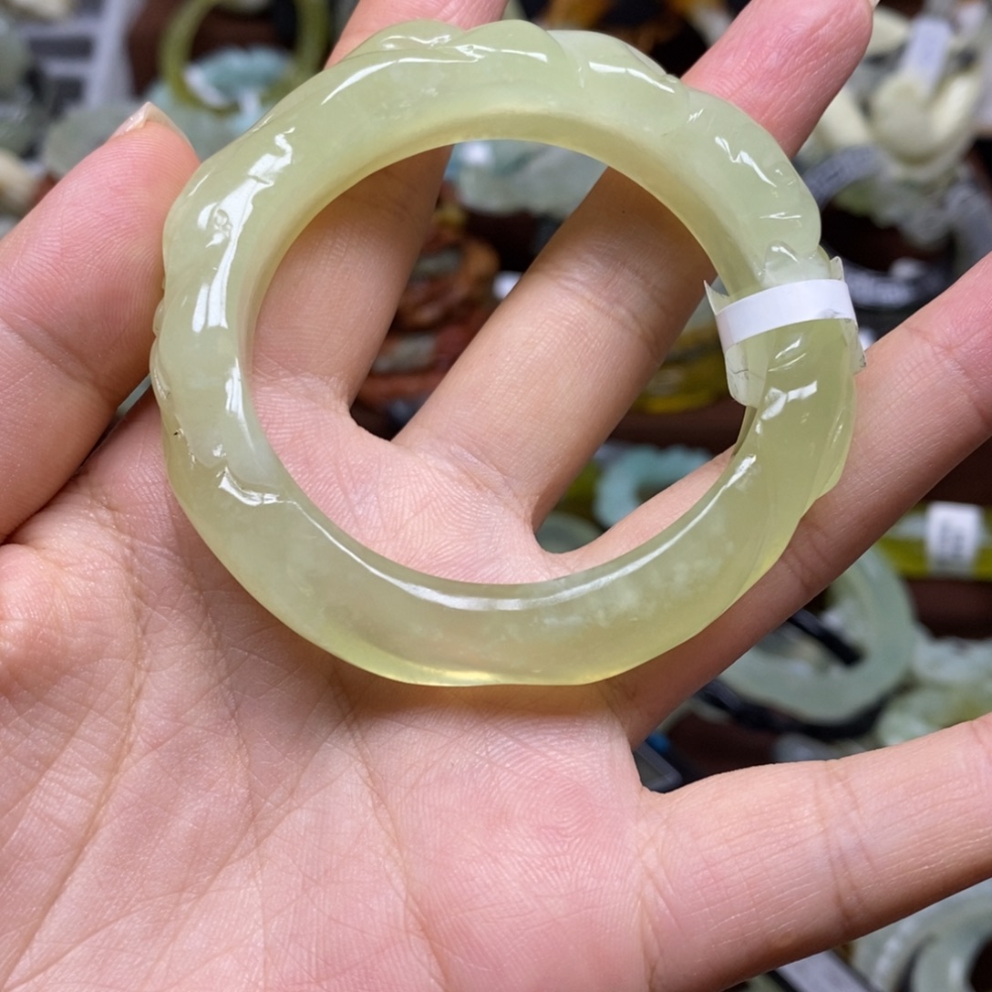 未镶嵌蛇纹石玉手镯