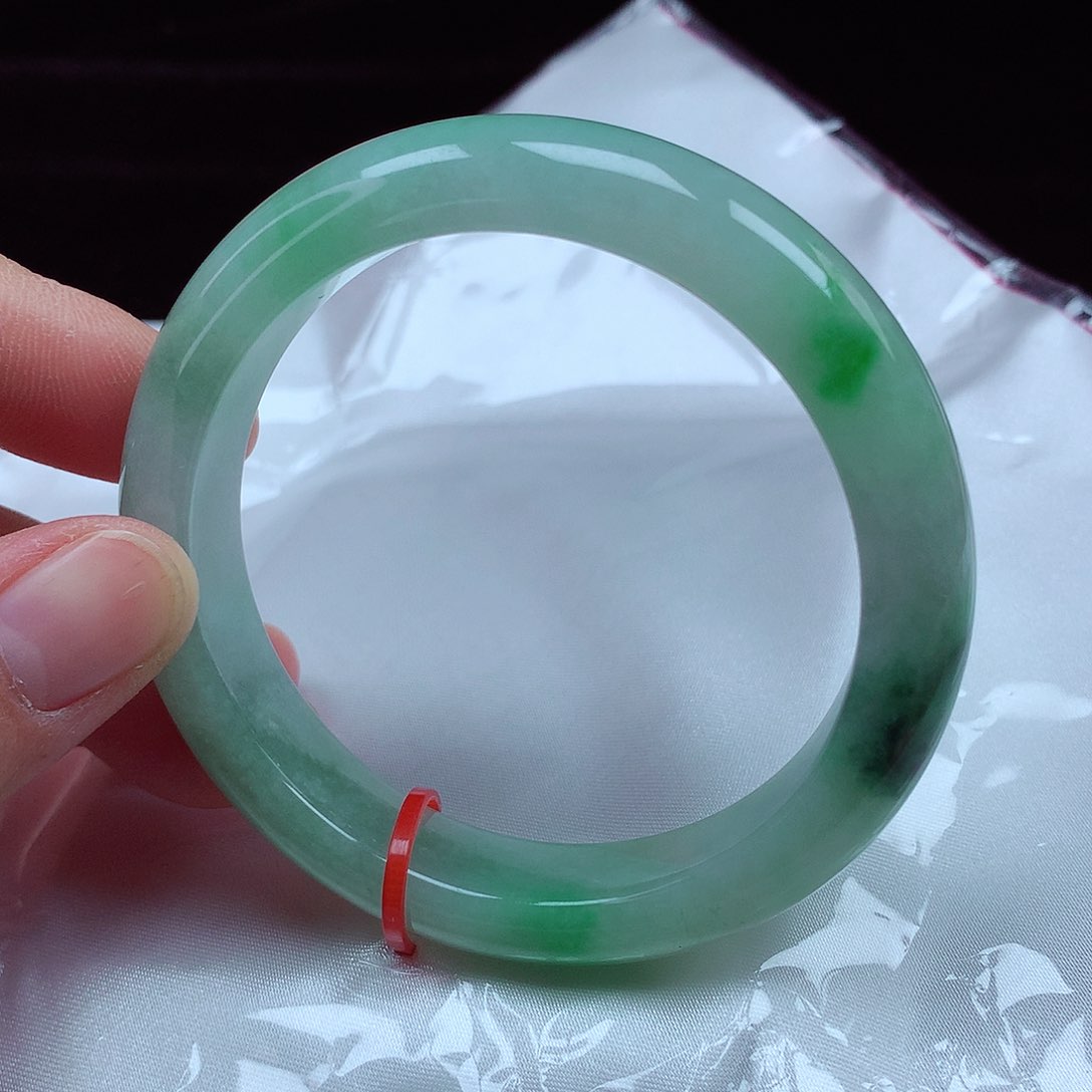 翡翠手镯未镶嵌57圈