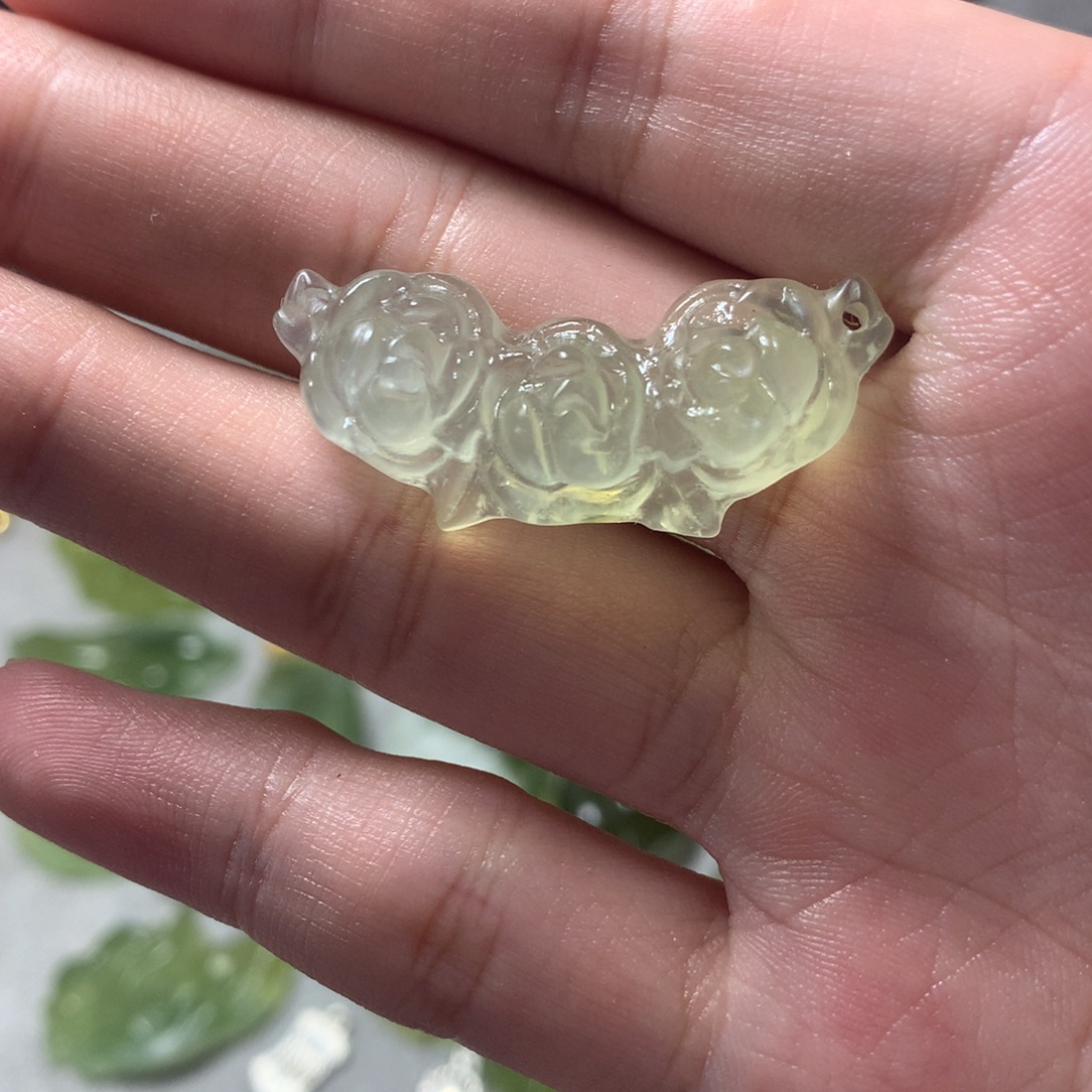 合金蛇纹石玉颈饰微瑕