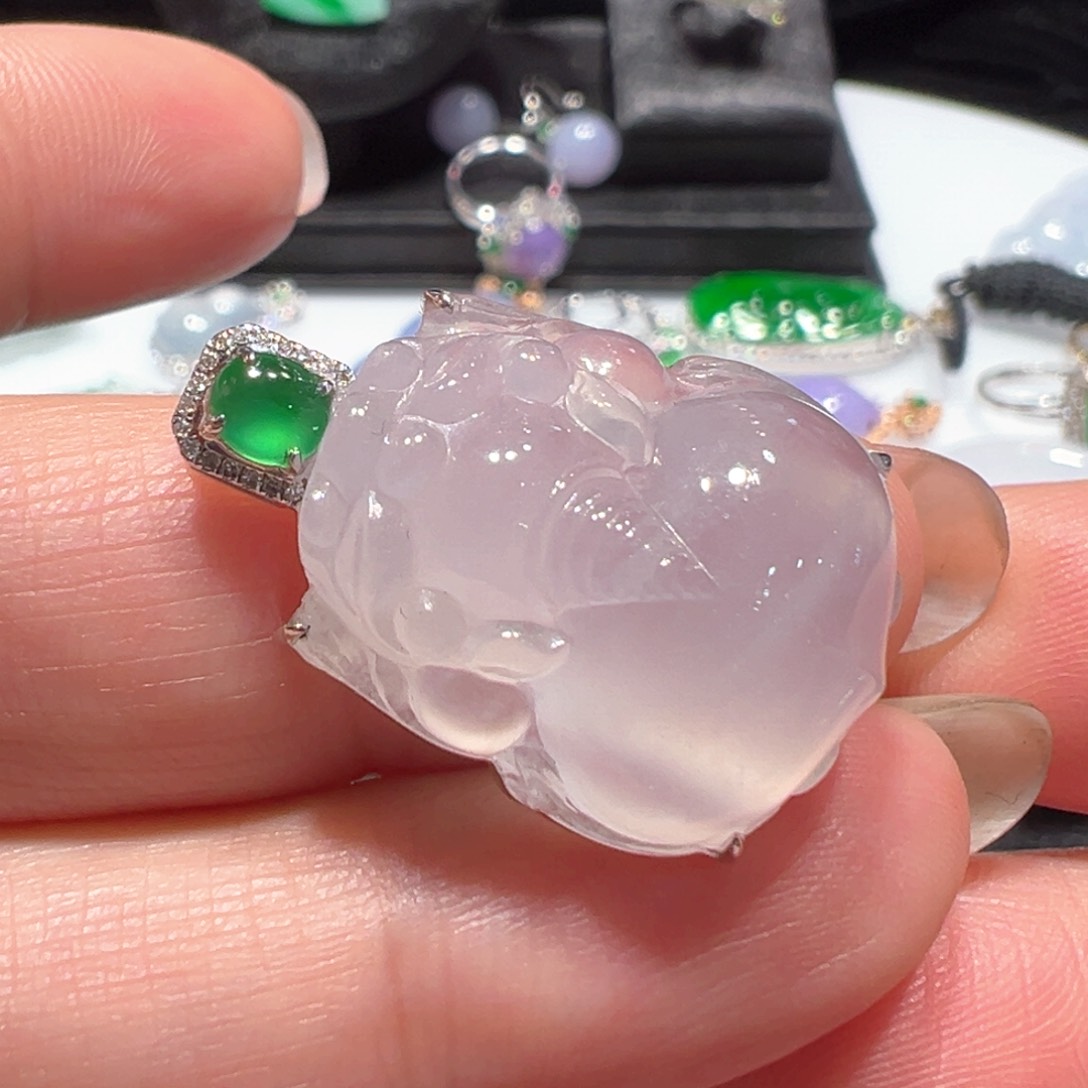 翡翠颈饰18K金镶嵌吊坠