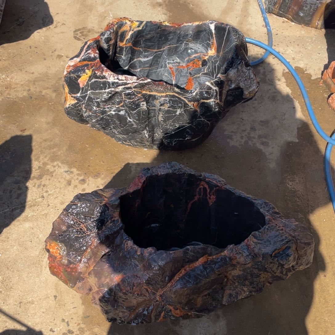 红陶用**呵灵璧石花盆里放一