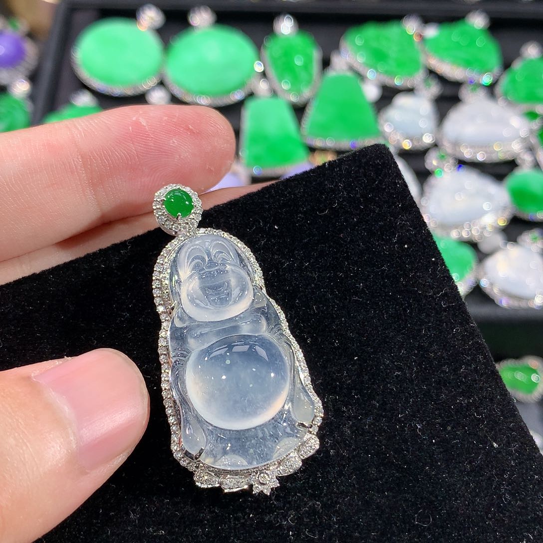 翡翠18K金镶嵌颈饰