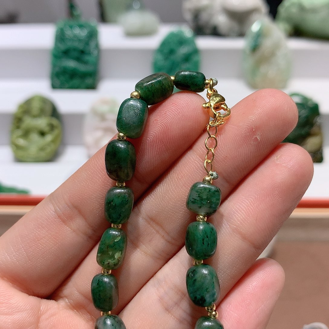 独山玉挂件未镶嵌