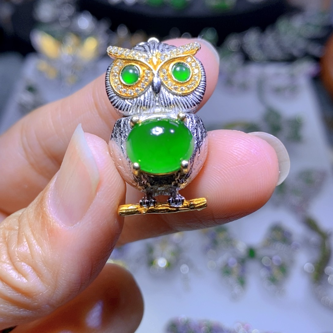 翡翠颈饰银S925镶嵌天然翡翠