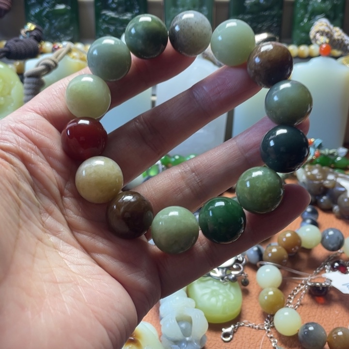 和田玉未镶嵌手串