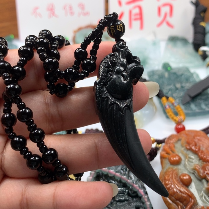 翡翠颈饰未镶嵌保真天然A货翡翠