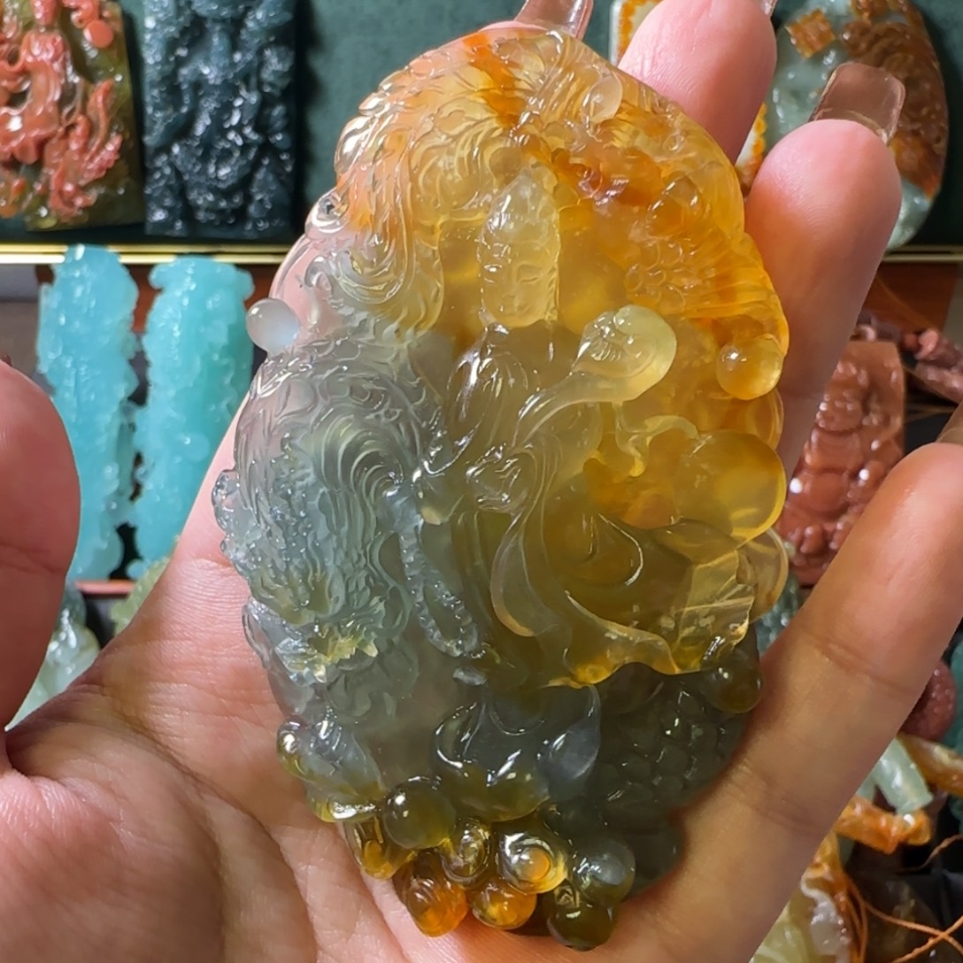 悦***尔岫玉未镶嵌颈饰观音