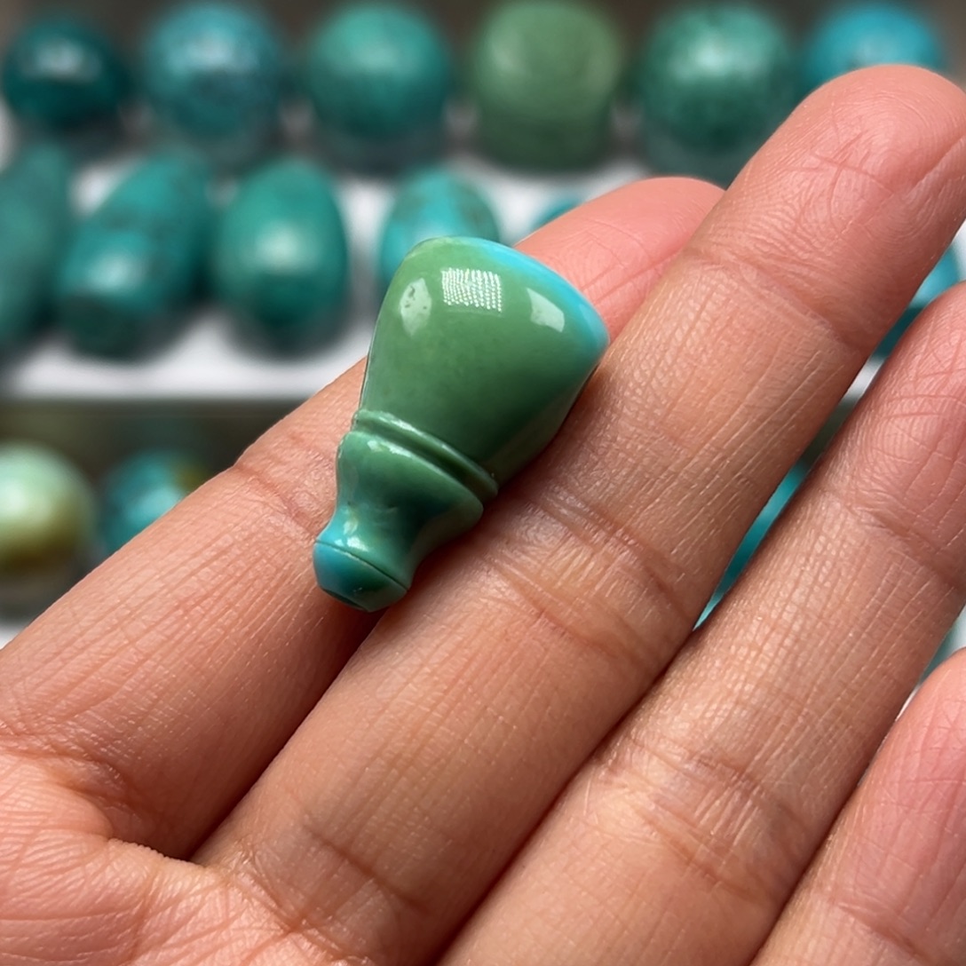 绿松石未镶嵌珠宝奇石