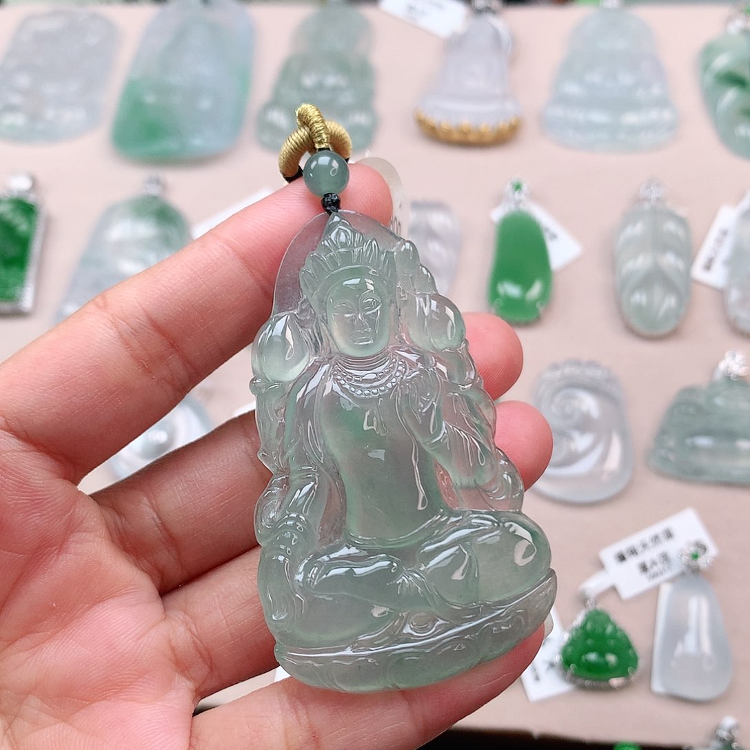 翡翠颈饰未镶嵌素衣观音