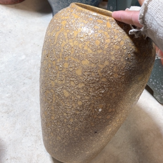 罐默认微瑕，有孔编号13-272