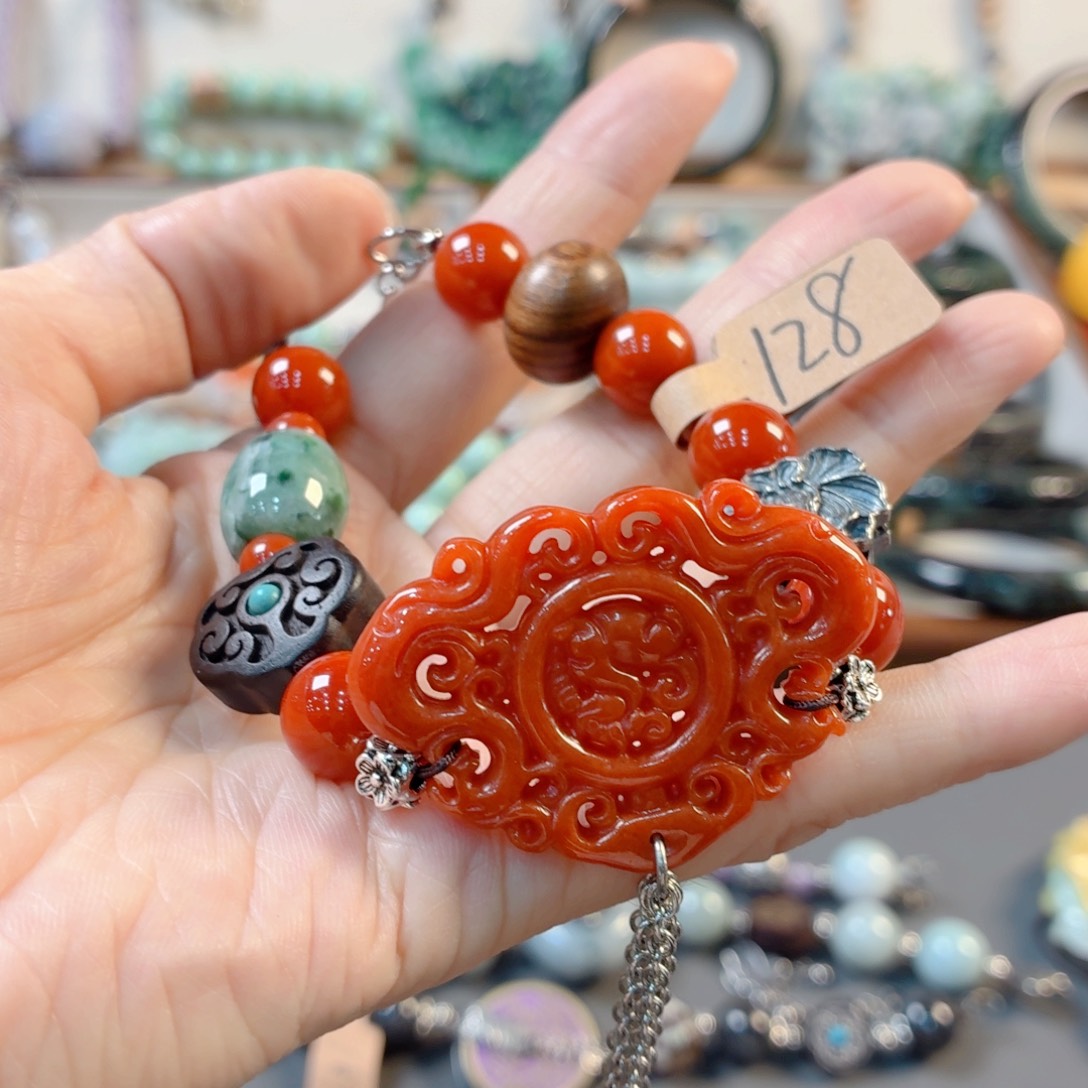 小***宝翡翠未镶嵌颈饰手串