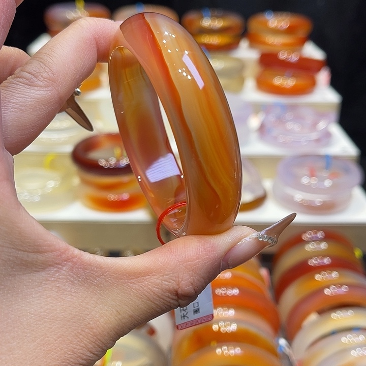 玛瑙/玉髓手镯未镶嵌