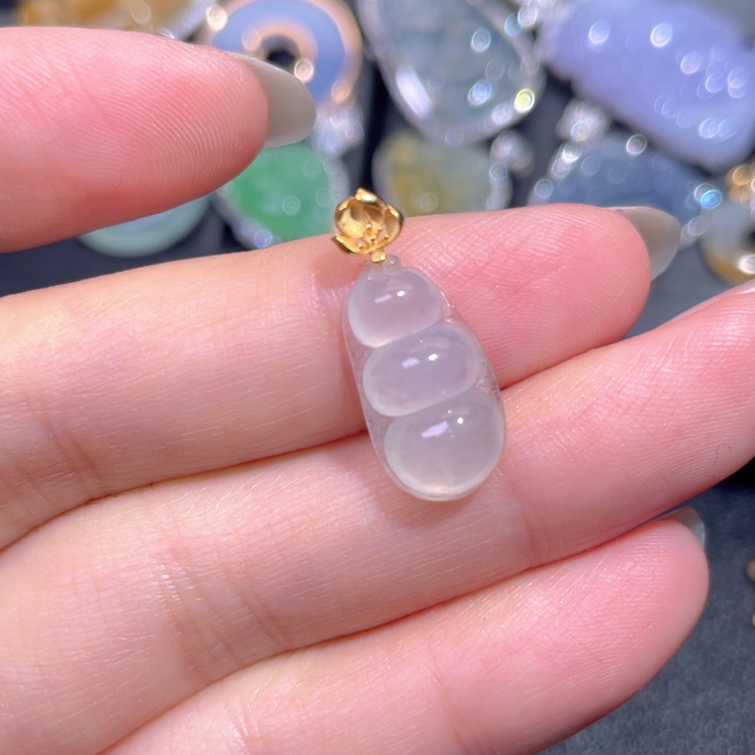 颈饰18K金镶嵌翡翠翡翠