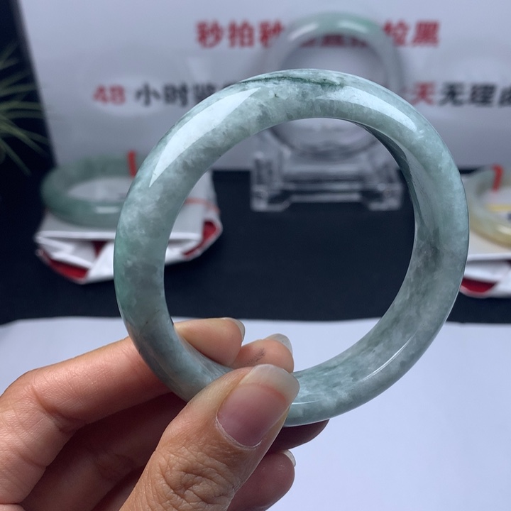 未镶嵌手镯翡翠083