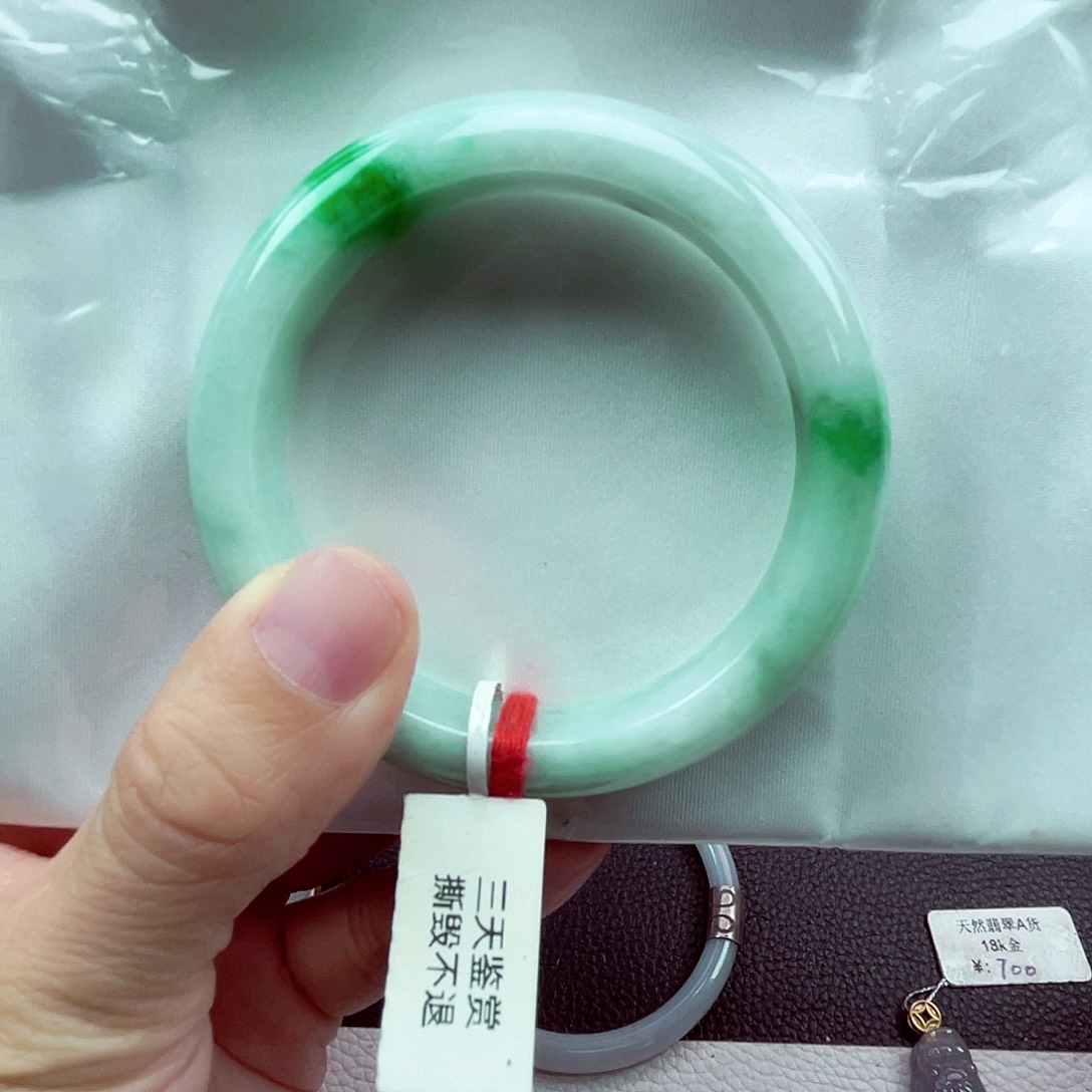 翡翠手镯未镶嵌k**i